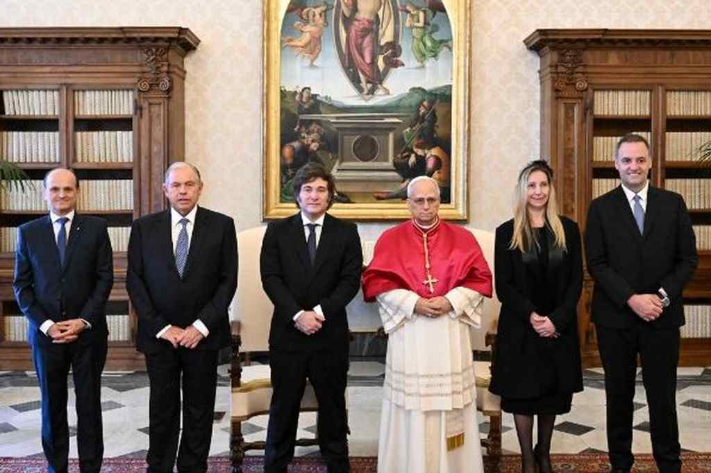 leon-xiv-recibio-en-audiencia-al-presidente-argentino-javier-milei